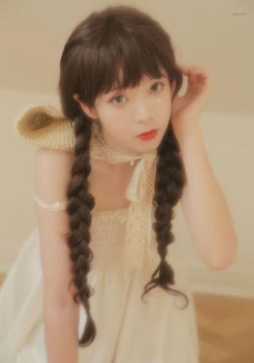 国产亚洲精品久久久美女-人人影视国产在线观看