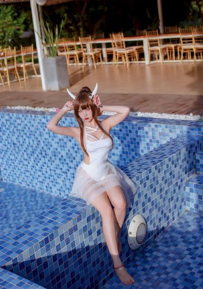 天天碰天天狠天天透澡-国语字幕高清迅雷下载