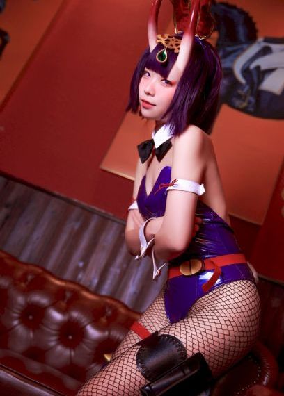 少妇人妻上班偷人精品视频-双语中字免费播放